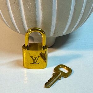Authe LV Lock & Key #300
